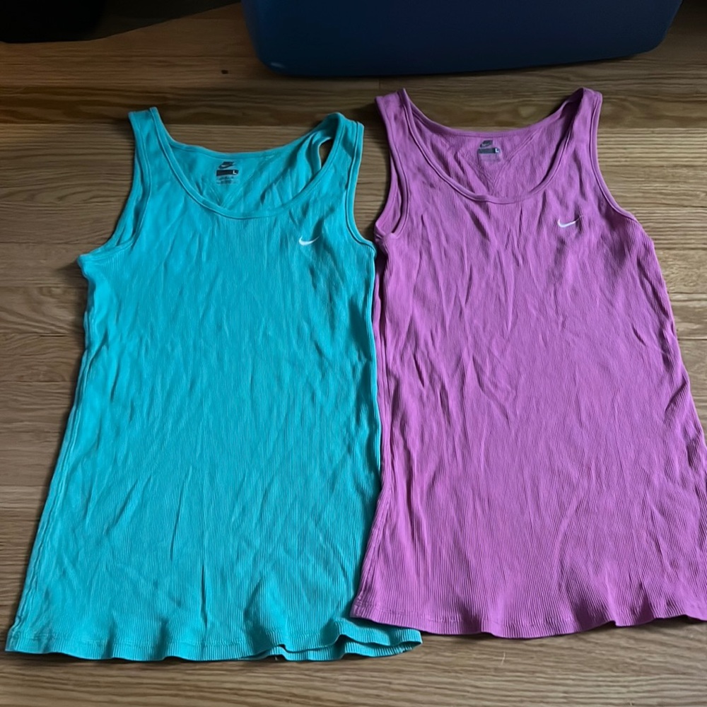 Nike women’s tanks size Large